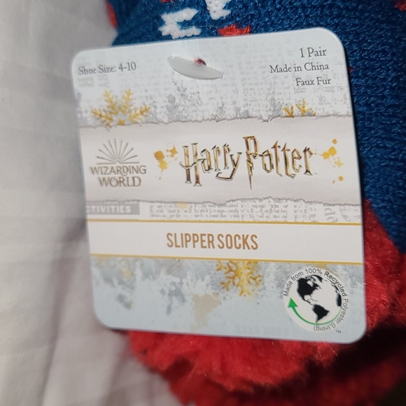 2 pr of Harry Potter Platform 9 3/4 Sherpa Slipper Socks bundle - Picture 2 of 7